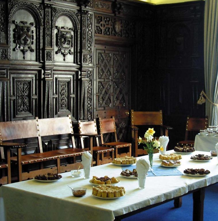 Gregynog Hall Vendégház Tregynon Kültér fotó